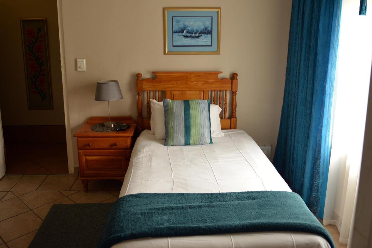Rita's Guesthouse CC Vryheid Extérieur photo