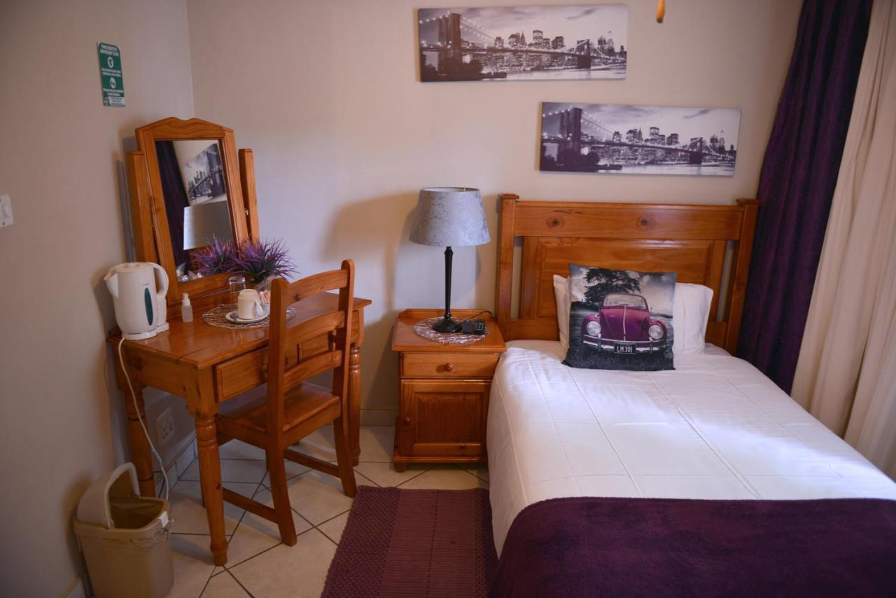 Rita's Guesthouse CC Vryheid Extérieur photo