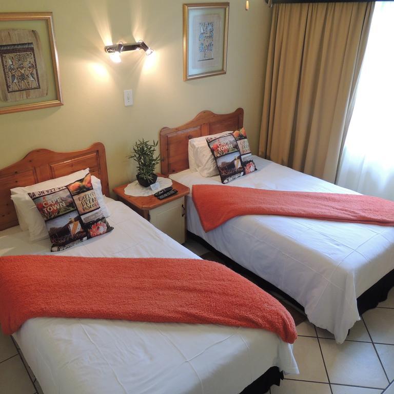 Rita's Guesthouse CC Vryheid Extérieur photo