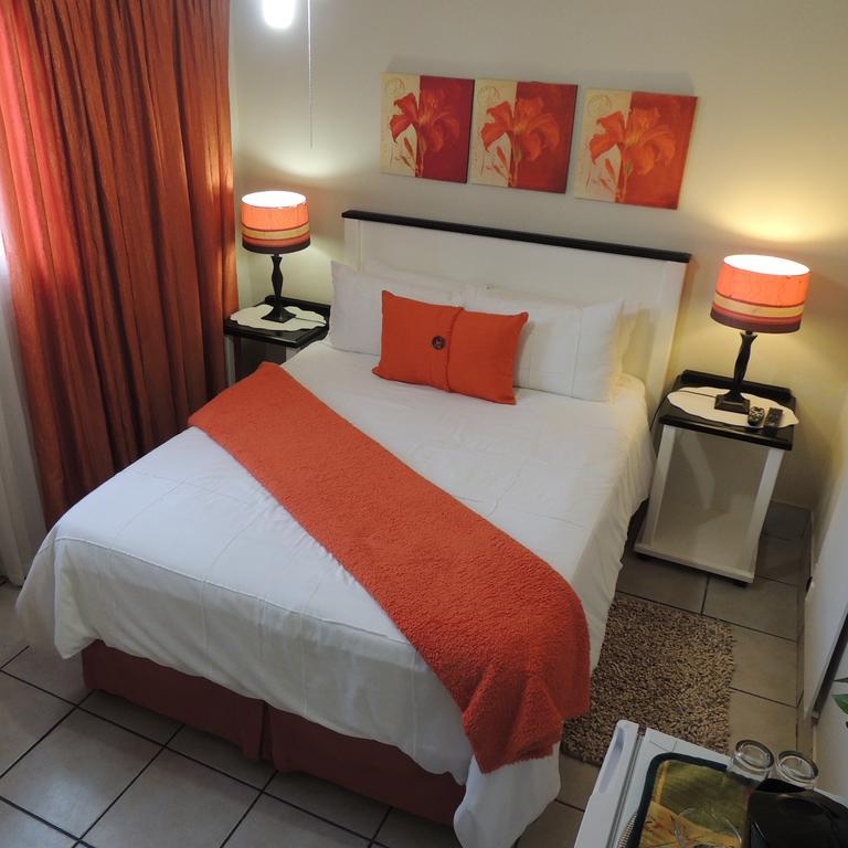 Rita's Guesthouse CC Vryheid Extérieur photo